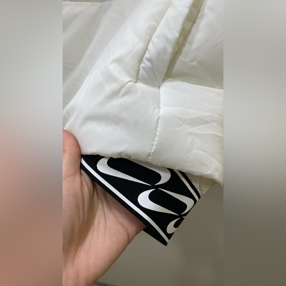 White Nike Puffer Jacket - Picture 5 of 8